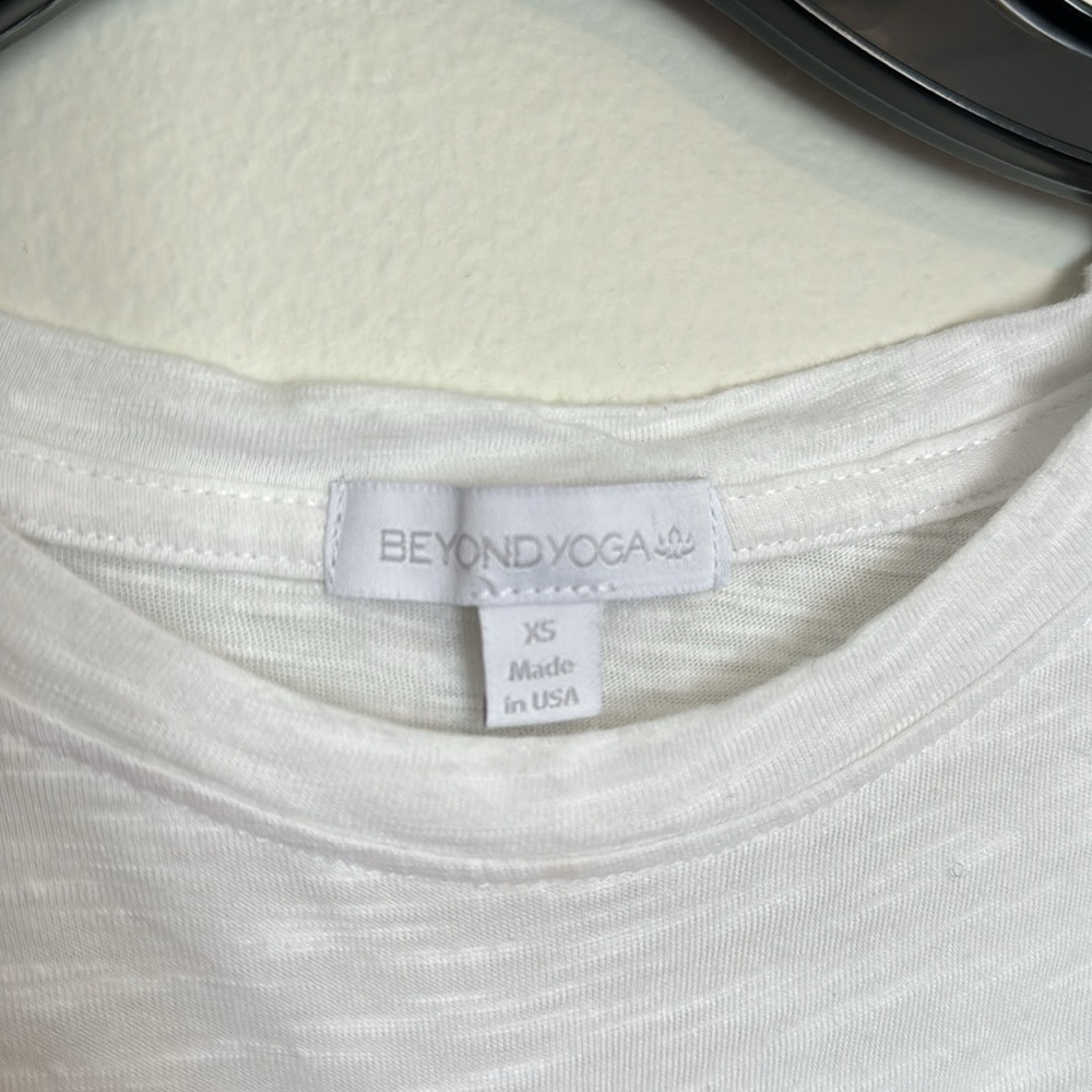 Beyond Yoga Signature Easy On Me Tee XS - Picture 3 of 5